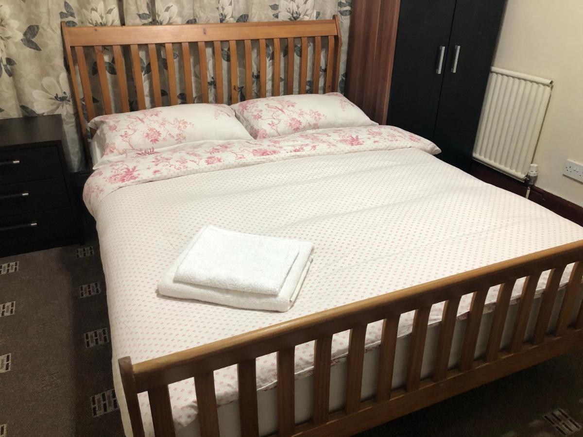The Guest House Luton  Esterno foto